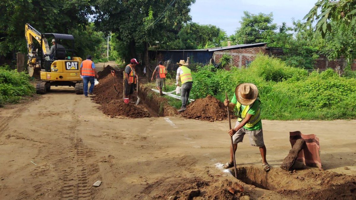 Capaseg_CS's tweet image. 🚰 El Gobierno del Estado de Guerrero, a través de la #CAPASEG dio inicio a la ampliación del Sistema de Agua Potable en Colonia Villa Hermosa (Las Pozas), Zihuatanejo de Azueta. La obra beneficiará a 425 habitantes con 80 tomas domiciliarias,garantizando acceso al vital líquido.