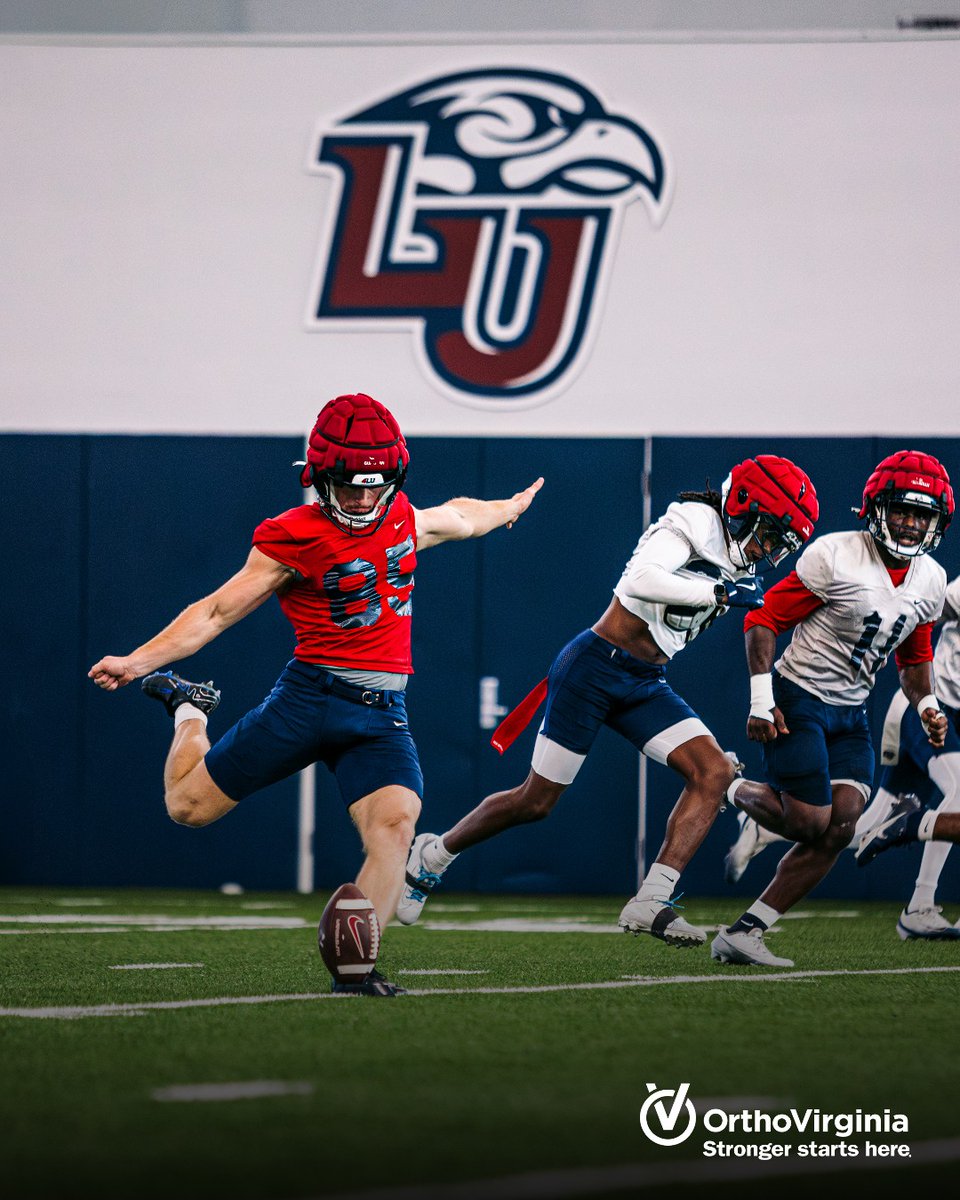 LibertyFootball's tweet photo. putting in the work 😤 

@orthovirginia | #strongerstartshere https://t.co/wp2jDaLvam