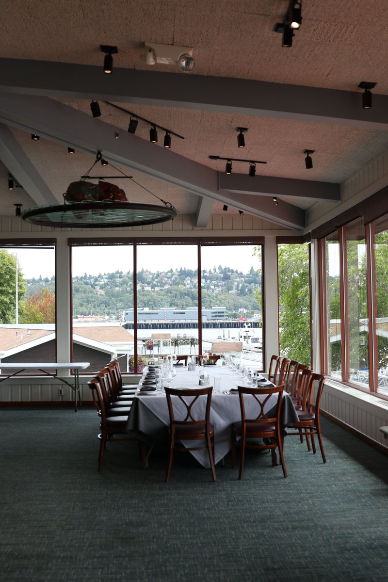 'Tis the season to book your holiday private dinning! 🎄Learn more today: bit.ly/4pqoGlc