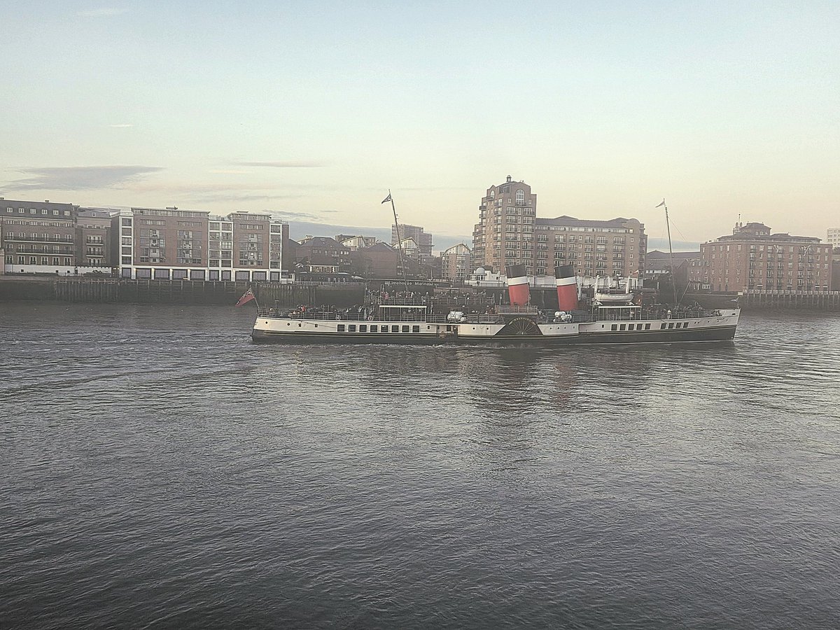 <a href="/PS_Waverley/">Paddle Steamer Waverley</a> at Canary Wharf and Limehouse