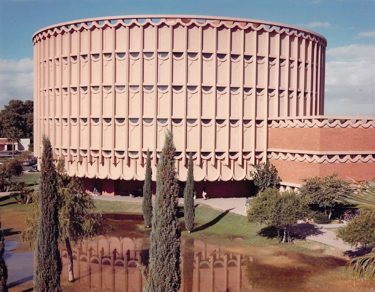 KitchellCos's tweet image. Built to last. Designed to inspire. 
This World Architecture Day, we’re sharing a few of our favorites—swipe to explore. 🏛️🔎
#WorldArchitectureDay #Architecture #IconicDesign #BuiltEnvironment #Kitchell