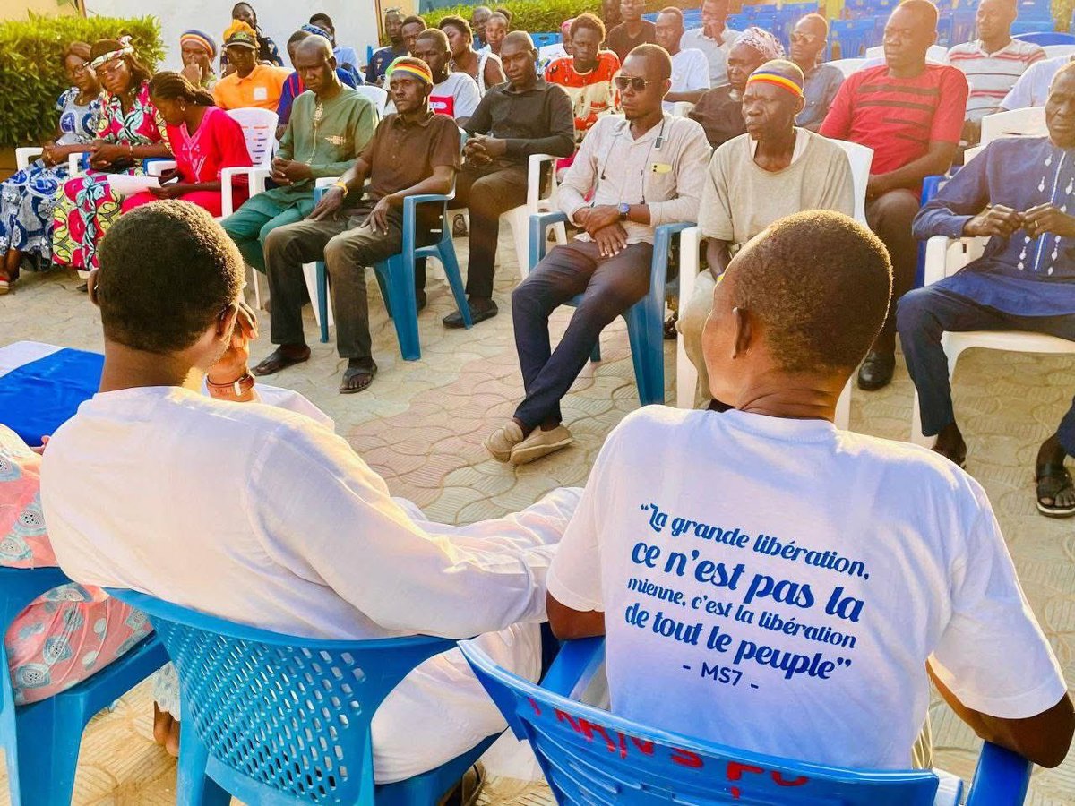 CONSULTATIONS DU PEUPLE – ACTE 3 

Après les Transformatrices et les Boucliers, la Présidente intérimaire Mme Hoinathy Claudia a rencontré ce samedi 04 octobre 2025 les représentants des Cladomens, du Protocole et des Coordonniers.

Leurs échanges ont porté sur la poursuite de la