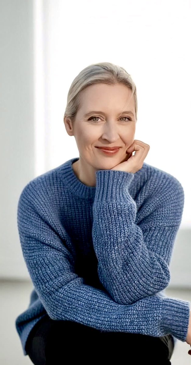 Sie verbindet Sympathie mit Empathie, Fachkompetenz mit Sachverstand!
Frau Alice Weidel ist meine Kanzlerin! 
💙💙💙💙💙💙💙💙💙💙💙💙💙