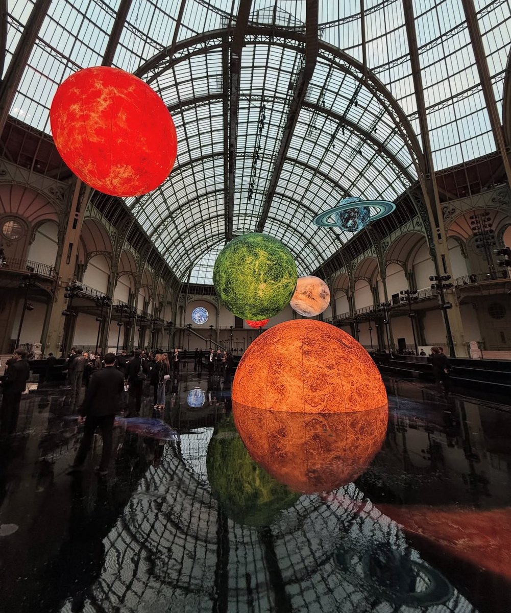 JennieKimData's tweet image. Wow!🪐💫
JENNIE PARIS FASHION WEEK #JenniexChanelSS26 #Chanelss26 #PFW @CHANEL @jennierubyjane