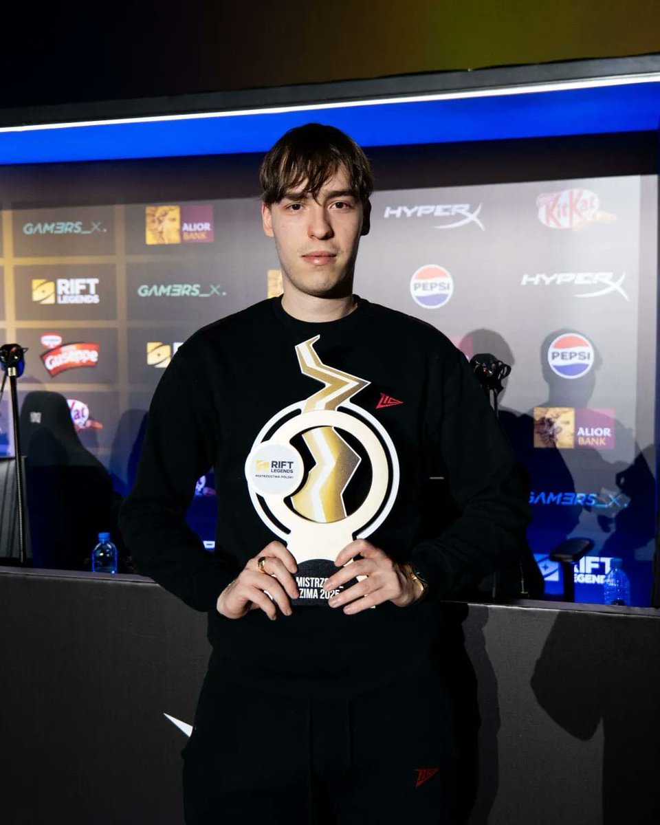 After a break, I'm returning to coaching and actively looking for 2026 opportunities as a Head Coach or Assistant Coach.  
Considering every offer.
My DMs are open.
A copy of my CV or a sample of my work is available upon request.  
Likes and retweets are very appreciated!