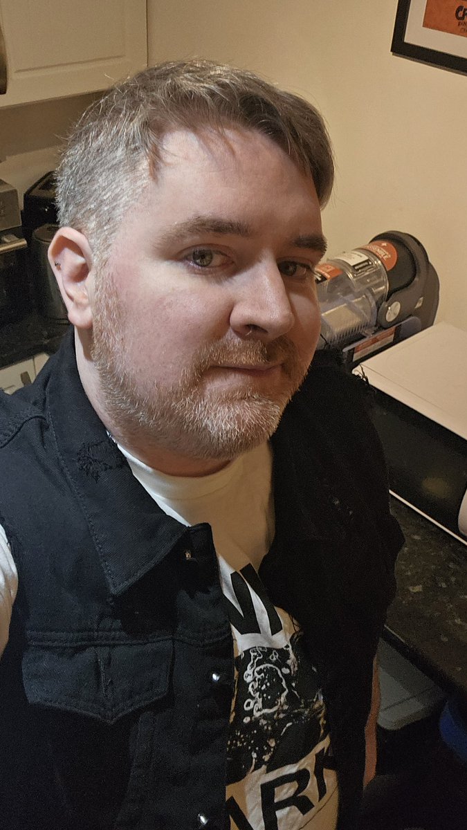 Midnightpup4's tweet photo. Here we go! Recovery going well and big test first solo gig after it all. Buzzing to see Parkway Drive a band I've wanted to see for years!!!!! https://t.co/UfyIfdoaE2