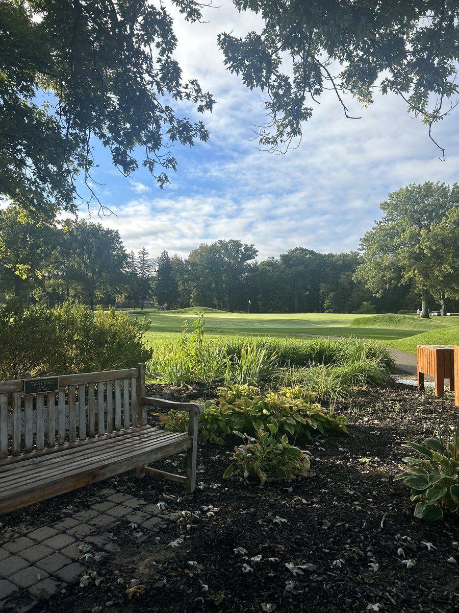 BCTrinityClub (@bctrinity) on Twitter photo Thanks to our <a href="/BcTrinity/">BCTrinityClub</a> volunteers! Had a blast handing out compliments and poker cards at the <a href="/BishopChatardHS/">Bishop Chatard High School</a> alumni golf outing! Thanks to our <a href="/BcTrinity/">BCTrinityClub</a> volunteers! Had a blast handing out compliments and poker cards at the <a href="/BishopChatardHS/">Bishop Chatard High School</a> alumni golf outing!