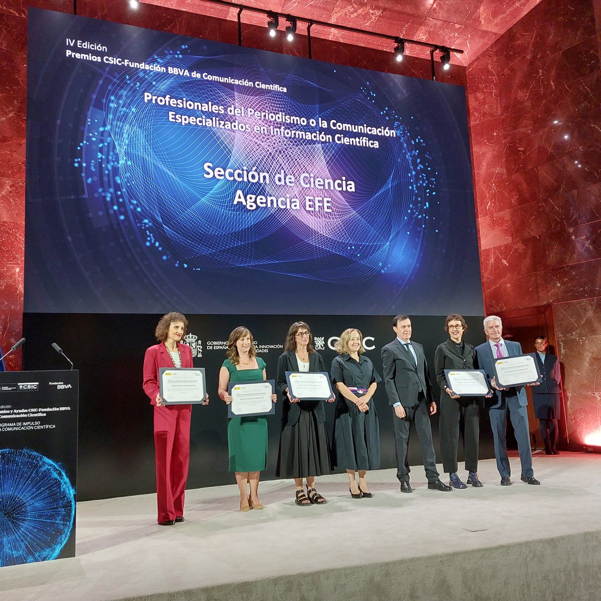 <a href="/CSIC/">CSIC</a> <a href="/delPinoE/">Eloísa del Pino</a> <a href="/IDAEA_CSIC/">Inst. of Environmental Assessment & Water Research</a> <a href="/ebdonana/">Estación Biológica de Doñana - CSIC</a> <a href="/iesa_csic/">IESA CSIC</a> <a href="/EEZCSIC/">Estación Experimental del Zaidín (CSIC)</a> <a href="/_ICMAT/">Inst. de Cc. Matemáticas</a> <a href="/ift_uam_csic/">Inst. Física Teórica</a> <a href="/ice_csic/">Institute of Space Sciences (ICE-CSIC)</a> <a href="/iaa_csic/">IAA-CSIC</a> <a href="/CSICdivulga/">CSIC Divulga</a> <a href="/edusadeci/">Eduardo Sáenz de Cabezón</a> <a href="/orbitalaika_tve/">Órbita Laika</a> <a href="/unirioja/">Universidad de La Rioja</a> El equipo de <a href="/EFEciencia/">EFEciencia</a> recibe el premio a periodistas especializados en comunicación científica por “trasladar de manera contrastada el conocimiento basado en la evidencia científica”. ¡Enhorabuena!