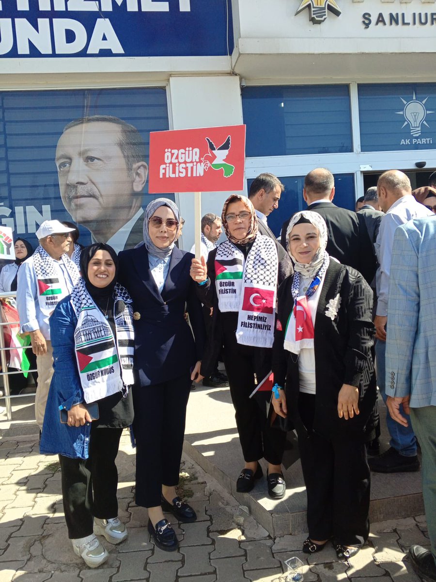 Ak Kadınlardan Gazze İçin "Sessiz Çığlık"

Türkiye’nin dört bir yanında, Kadın Kollarımızın öncülüğünde anlamlı bir dayanışma örneği sergilendi. Aynı anda, aynı yürekle, Gazze’de yaşanan insanlık dramına dikkat çekmek için “Sessiz Çığlık” etkinliği düzenlendi.
Bu etkinlikte