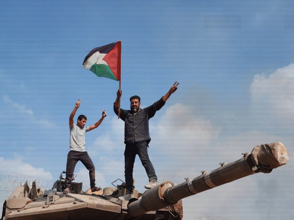 كل طفل في غزة مقاتل بالحلم والأمل
#العزة_لغزة #ترامب #حماس