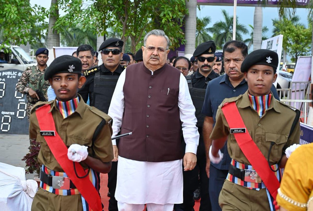 drramansingh's tweet image. आज दिल्ली पब्लिक स्कूल, राजनांदगांव में आयोजित सीबीएसई बास्केटबॉल स्कूल नेशनल गेम्स के भव्य उद्घाटन समारोह में शामिल होकर खिलाड़ियों का उत्साहवर्धन किया।

इस प्रतियोगिता में भारत के विभिन्न प्रांतों से 58 टीमों और विदेशों से आई 12 टीमों की सहभागिता हमारे युवाओं की खेल भावना और…