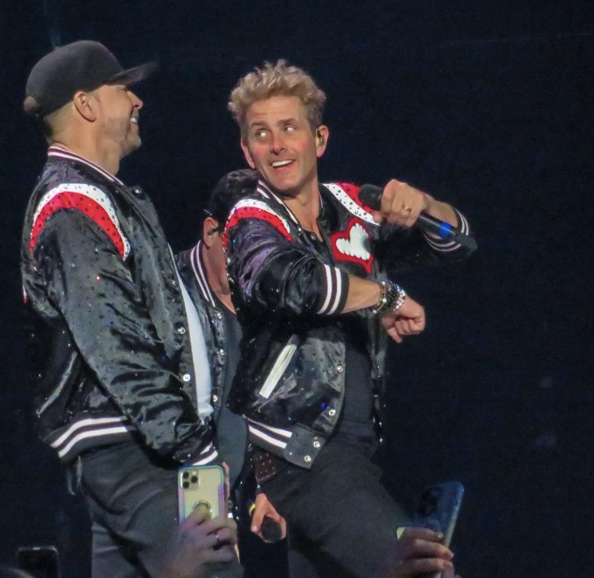 KaileyLlewelly1's tweet image. It’s #mcm Donnie always makes the world brighter and look at that smile☺️ and it’s also #MacandCheeseMonday Happy #SMONDAY everyone🧡💙