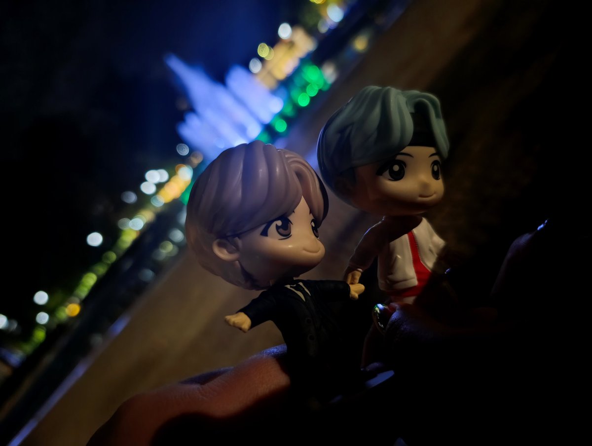 RayOfSunsCurse tweet media