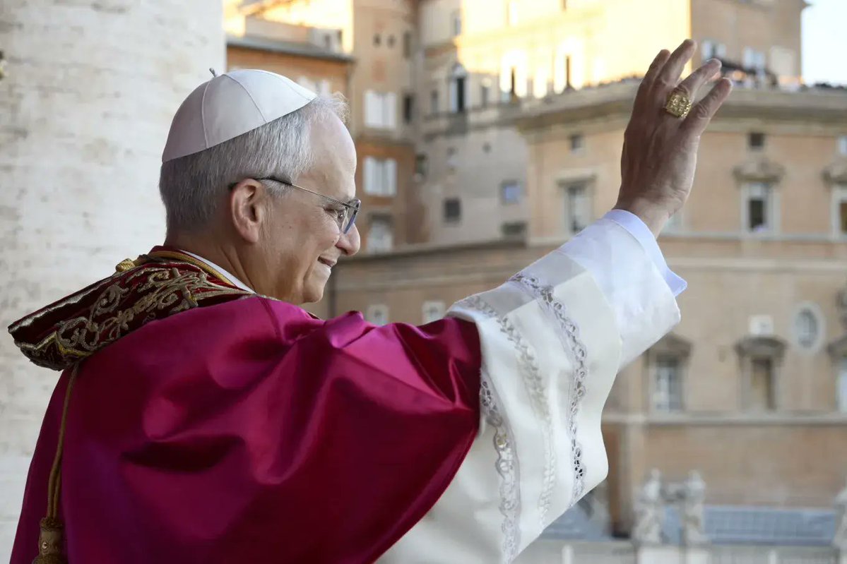 DougWahl1's tweet image. DO YOU AGREE WITH THE POPE?

Pope Leo is urging every Catholic in the world to help and care for immigrants; &quot;open our arms and hearts to them, welcoming them as brothers and sisters, and being for them a presence of consolation and hope.&quot;

Your thoughts?