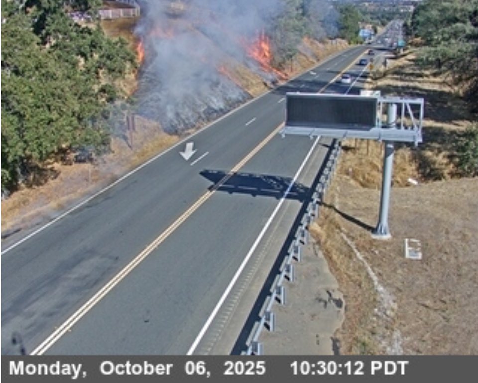 CALFIRELNU's tweet photo. 🚨[VEGETATION FIRE] #HaleFire 

📍 Location: Off of Highway 29, south of the junction with Highway 53 in Lower Lake
⌚️ Time of Dispatch: 10:31 a.m. | Oct. 6, 2025

🔥 Initial Report on Conditions: The fire is burning uphill in light flashy fuels and is approximately 1/4 acre in size.

 💻 @ALERTCalifornia link: https://t.co/ds66kiUudD