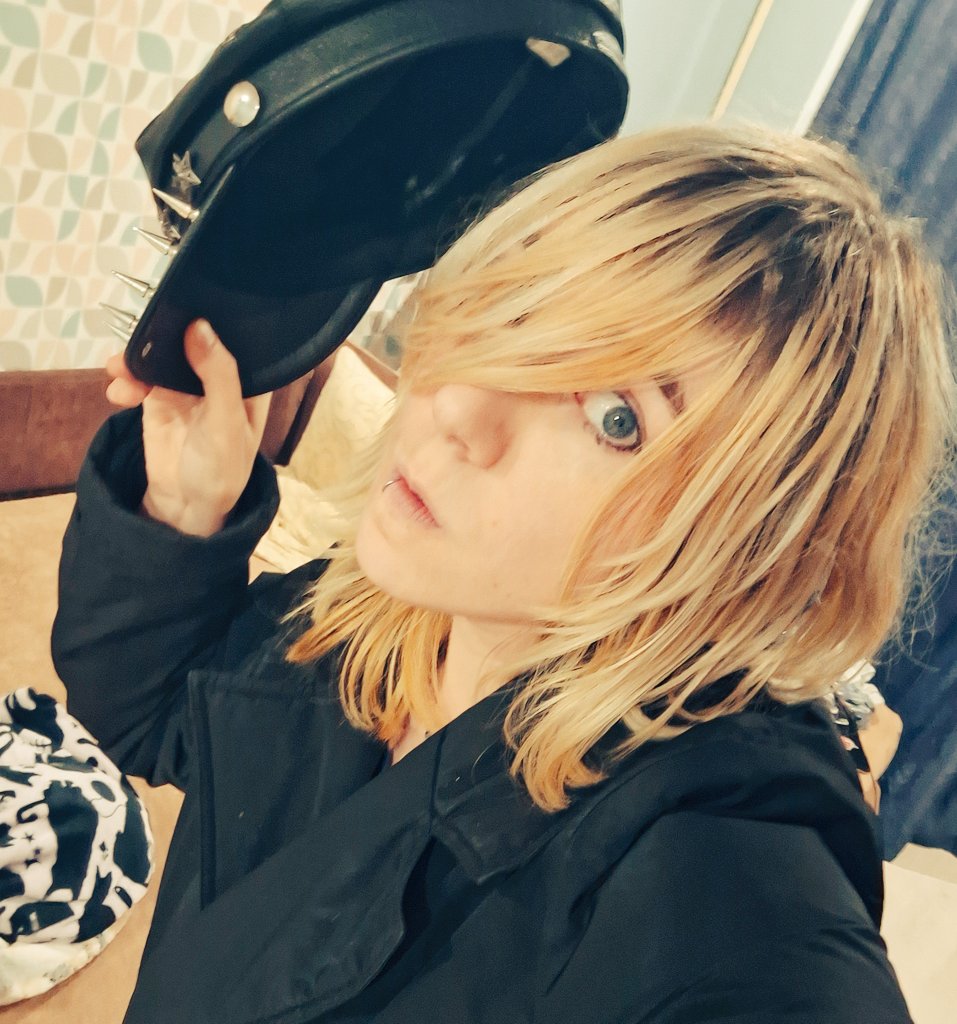 Гениальное отсылает к великому.