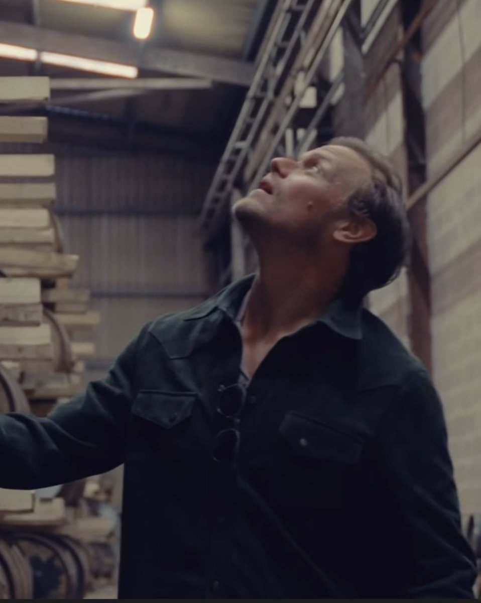 Pam1904_'s tweet image. So proud of Sam Heughan and his Galloway Distillery – you can truly feel his passion and joy! 🥃💙 @SamHeughan @gall_Distillery