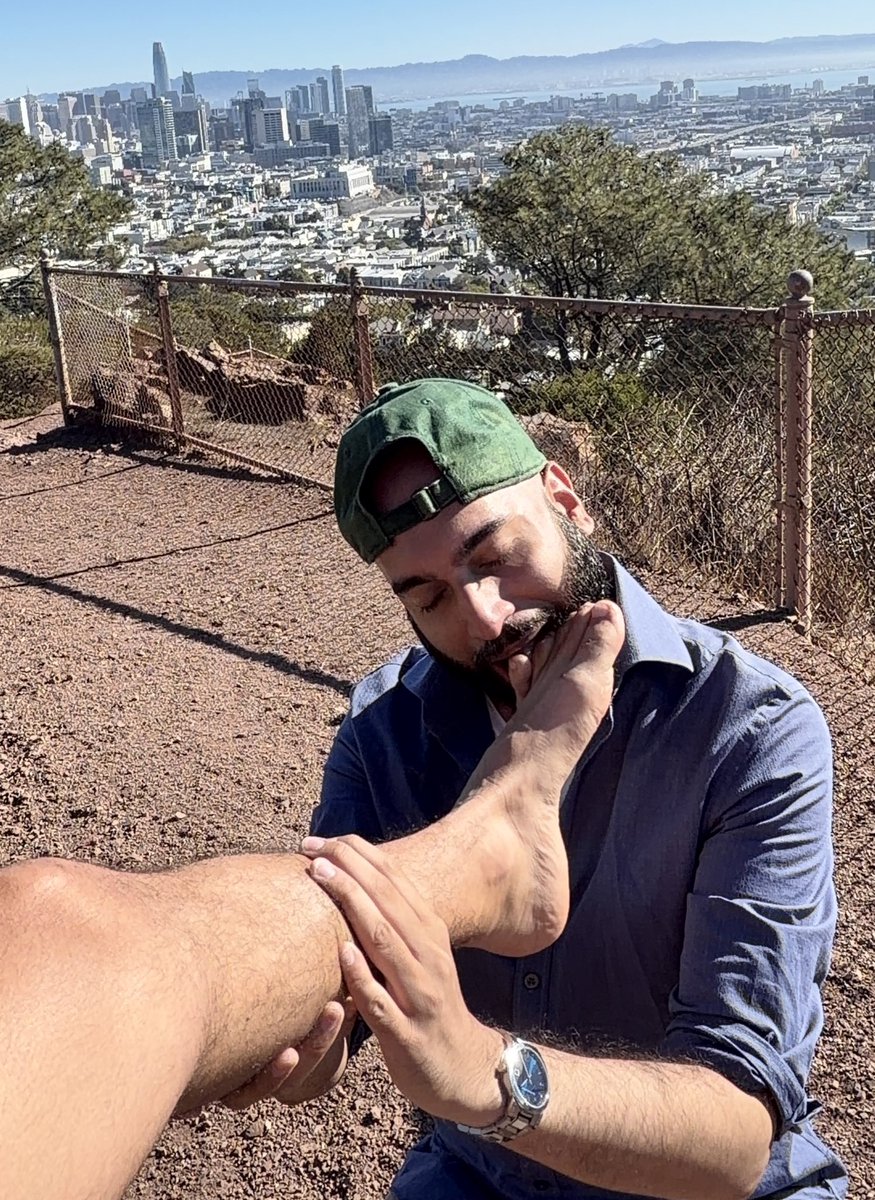 Making <a href="/DesiVerseXXX/">Naveen Roy || NYC ||</a> worship my sweaty feet during my morning hike
