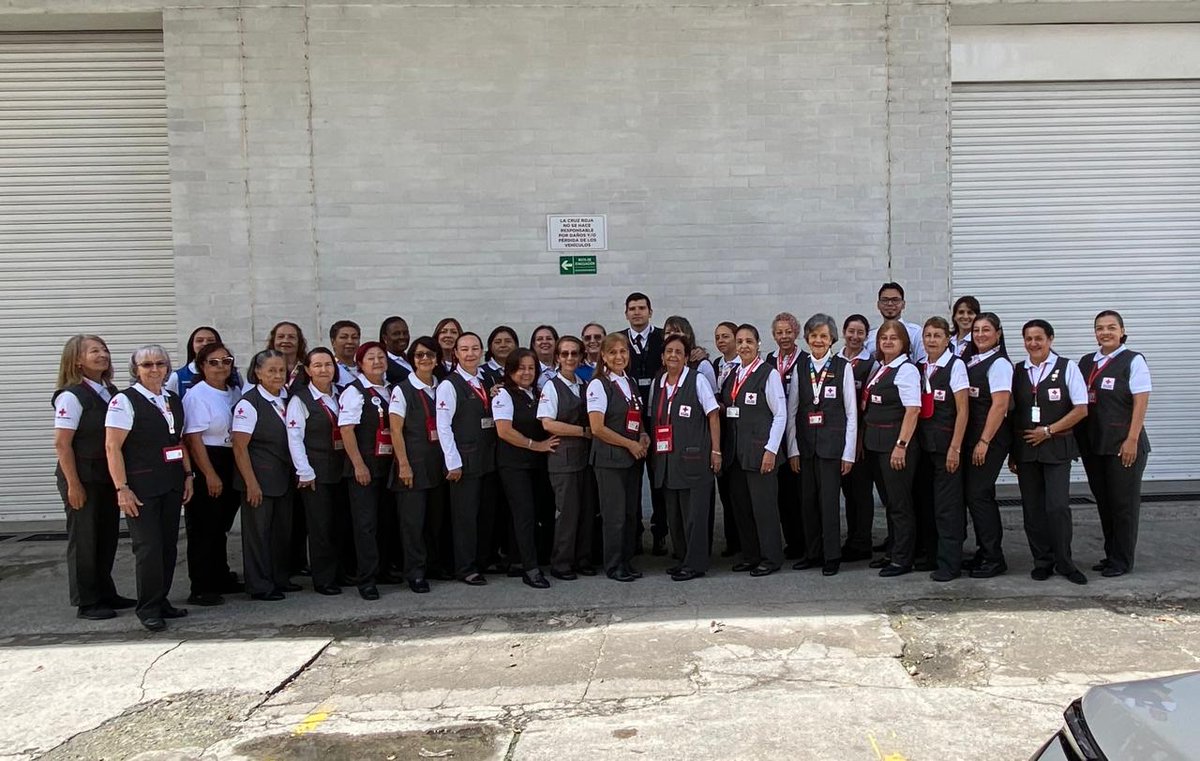 voluntariadocrc's tweet photo. ✨ En Medellín realizamos el primer Taller de Modernización con las Damas Grises, fortaleciendo conocimientos y herramientas para la comunidad.

#CruzRojaColombiana #Voluntariado #DamasGrises #BrigadasEducativas #Capacitación #ServicioComunitario https://t.co/KsQ7HH0ZAu