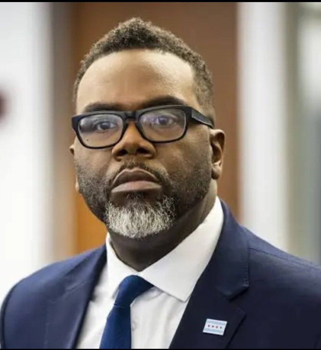 Who else thinks Chicago Mayor Brandon Johnson is a complete shit-bag!!