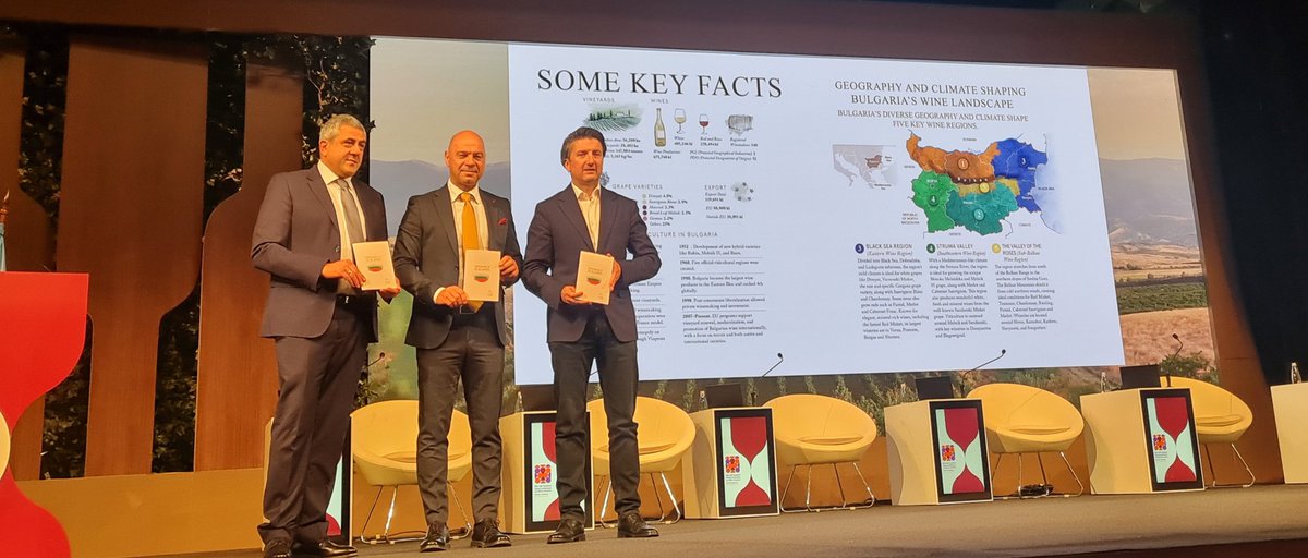 A pleasure to exchange views on furthering 🇷🇴🇧🇬 cooperation wth Ministers of tourism Miroslav Borshosh and of agriculture&amp; food Georgi Tahov at the 9th <a href="/UNWTO/">UN Tourism</a> global conference on wine tourism in #Plovdiv. Wine,culture &amp; heritage bring us even closer.
<a href="/MAERomania/">Ministry of Foreign Affairs of Romania 🇷🇴</a> <a href="/RomaniaTourism/">Romania Tourism</a>