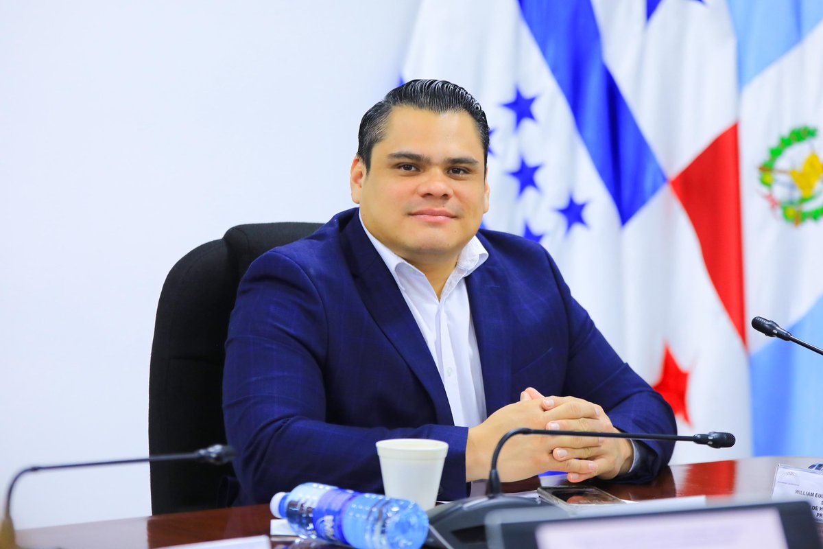 Caleb Navarro 🇸🇻 tweet media