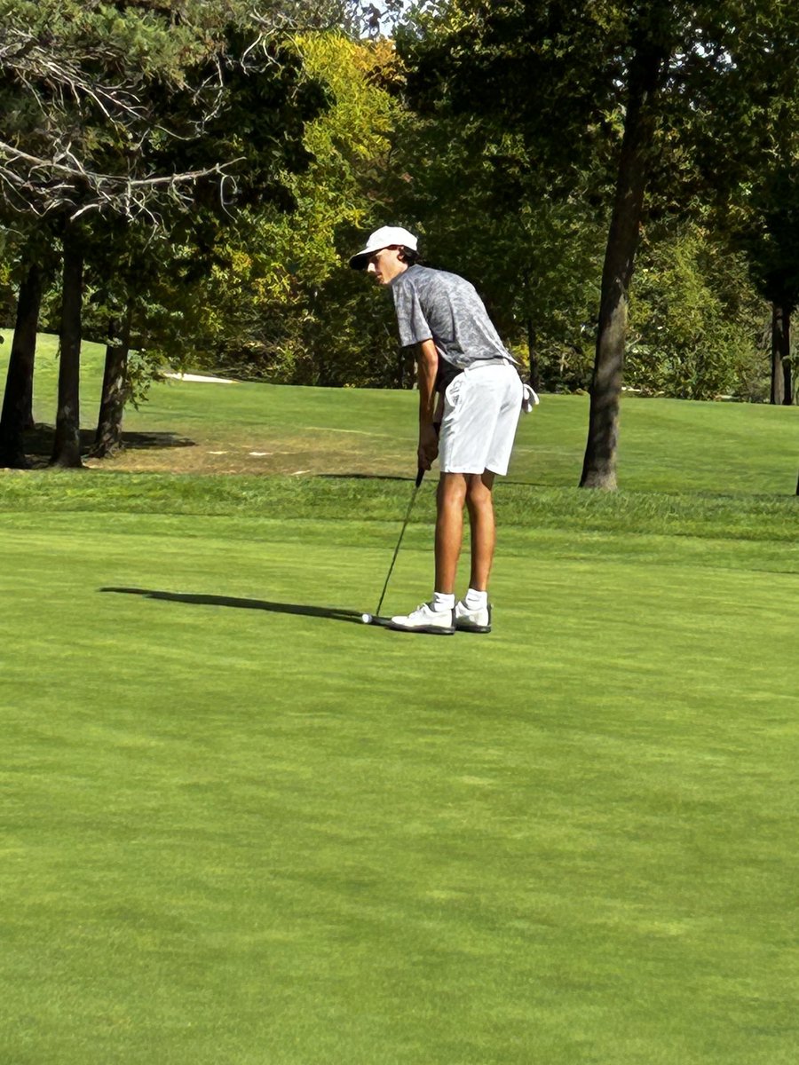 Trent Riedel putts on 11