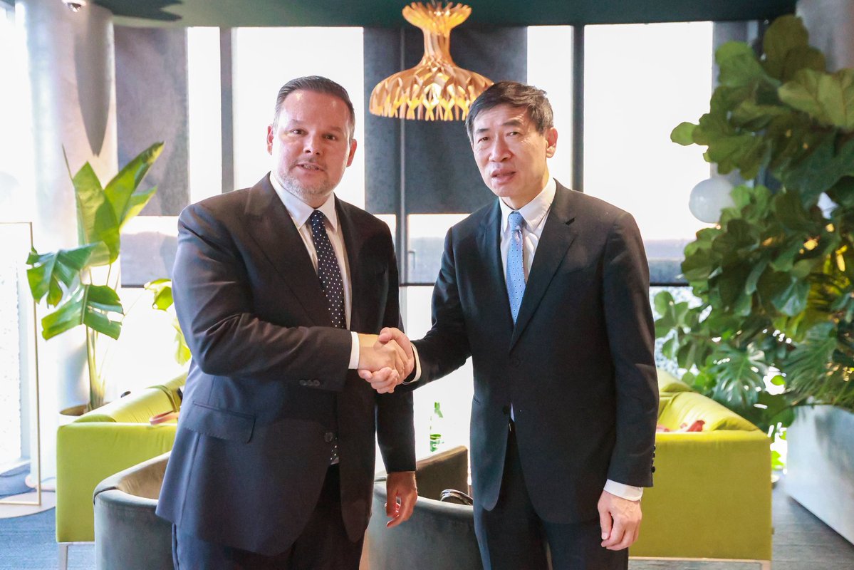 UNDPAlbania's tweet image. The @UN Under-Secretary-General and @UNDP Acting Administrator, @HaoliangXu met with Albania’s Minister of State for Local Government @Ervin_Demo to discuss the vital role of local governance in advancing #SDGs and #EU integration.
The discussion highlighted #UNDP’s ongoing…