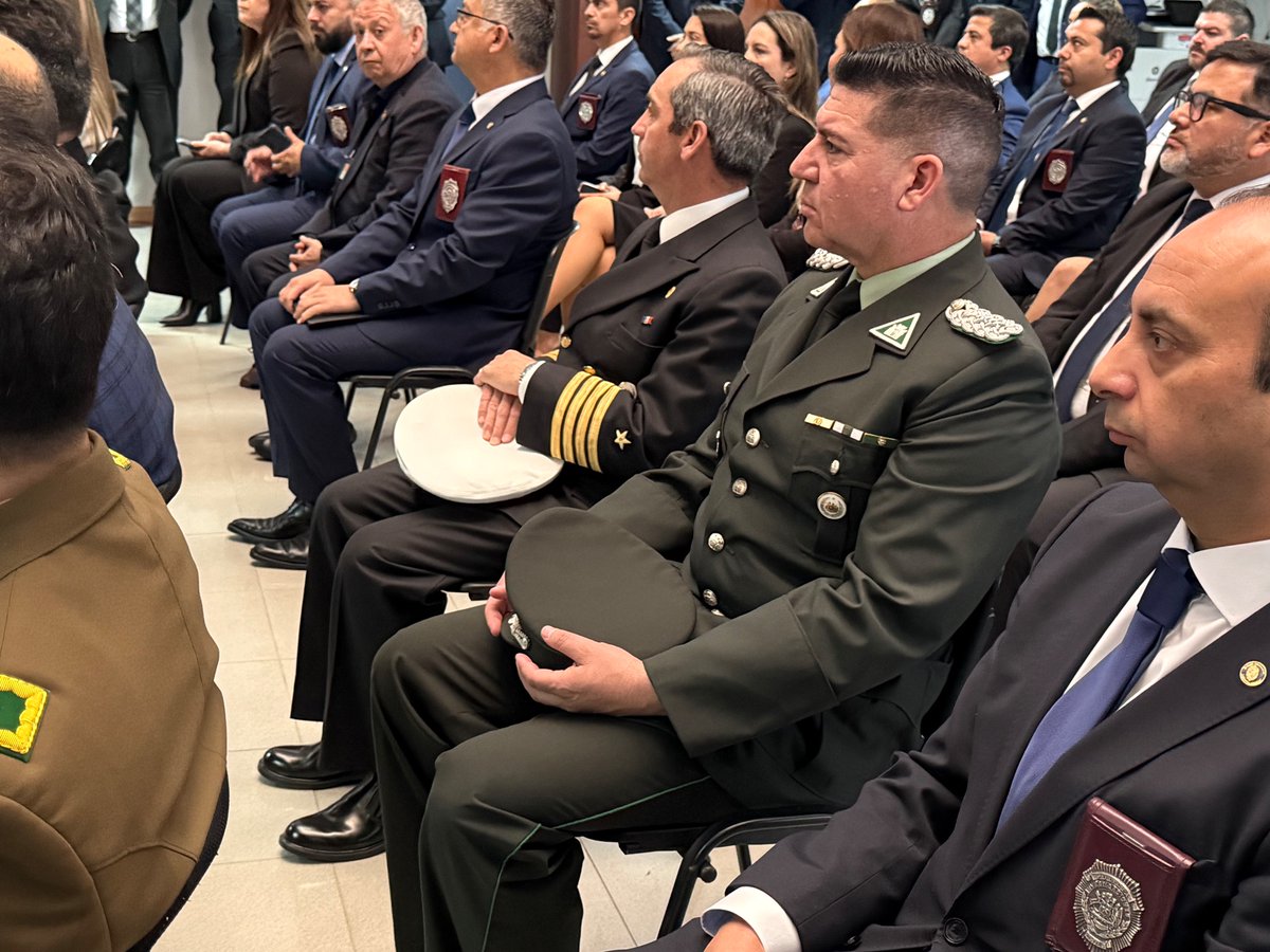 Director Regional (s) de Gendarmería Atacama, Tte Cnel. Rodrigo Solís participa de la ceremonia entrega y recepción de la Región Policial Atacama, ocasión donde el PFI Cristian Alarcón fue llamado a retiro, mientras que se integra el Prefecto Inspector Patricio Barrios.