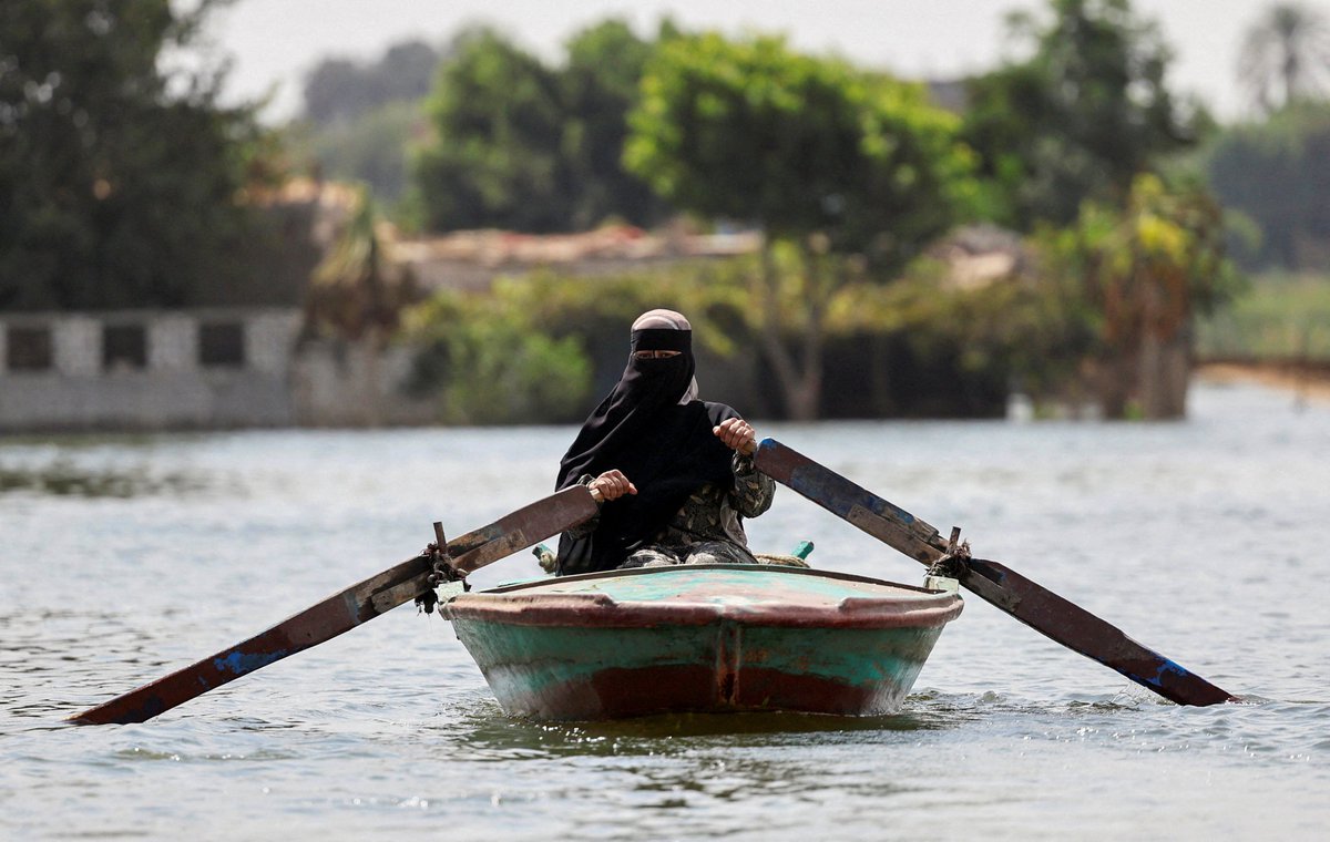 GulfTimes_QATAR's tweet photo. Rising #Nile waters inundated homes and fields in northern #Egypt over the weekend, forcing residents to move by boat and intensifying a war of words between Cairo and Addis Ababa over whether #Ethiopia's giant #Niledam has worsened seasonal floods. #Sudan
https://t.co/GvDf3UjUHJ