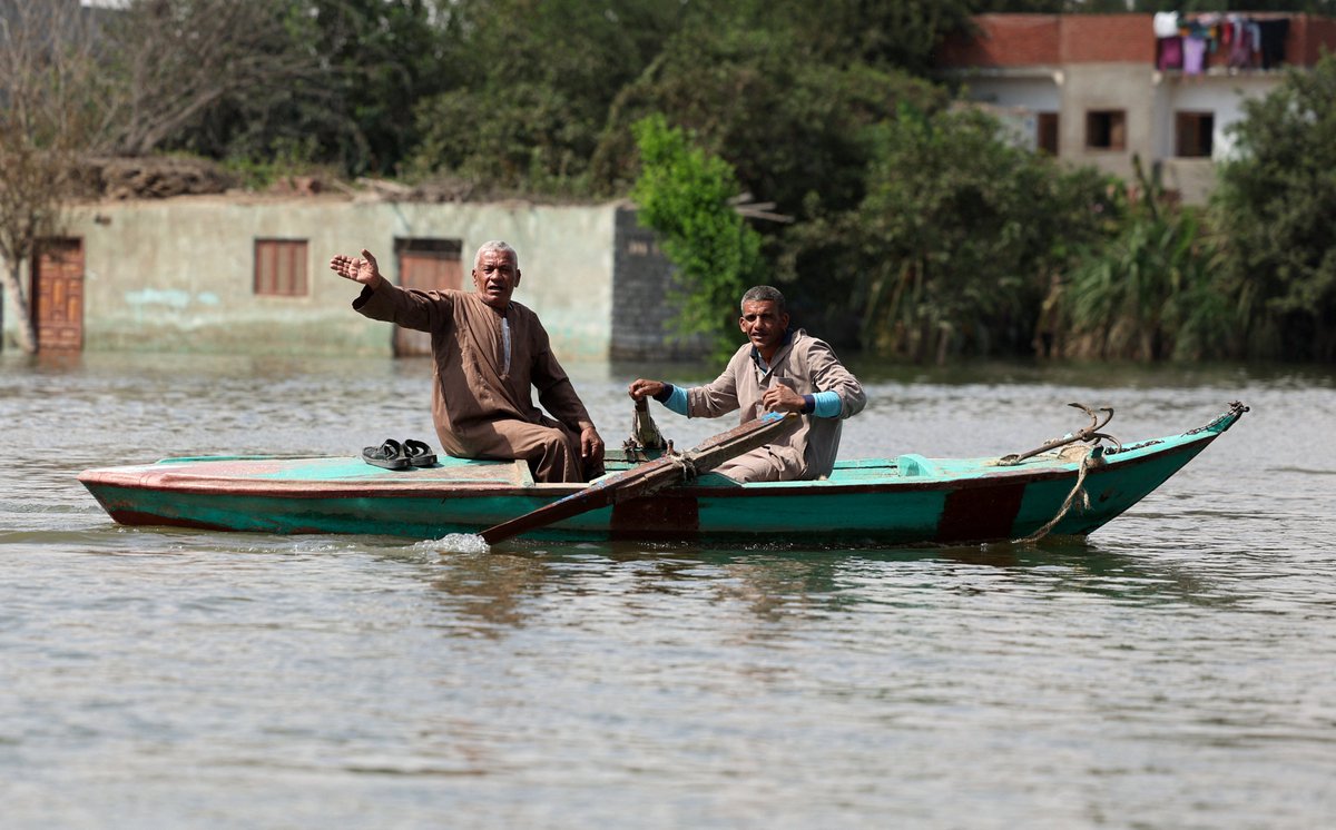 GulfTimes_QATAR's tweet photo. Rising #Nile waters inundated homes and fields in northern #Egypt over the weekend, forcing residents to move by boat and intensifying a war of words between Cairo and Addis Ababa over whether #Ethiopia's giant #Niledam has worsened seasonal floods. #Sudan
https://t.co/GvDf3UjUHJ