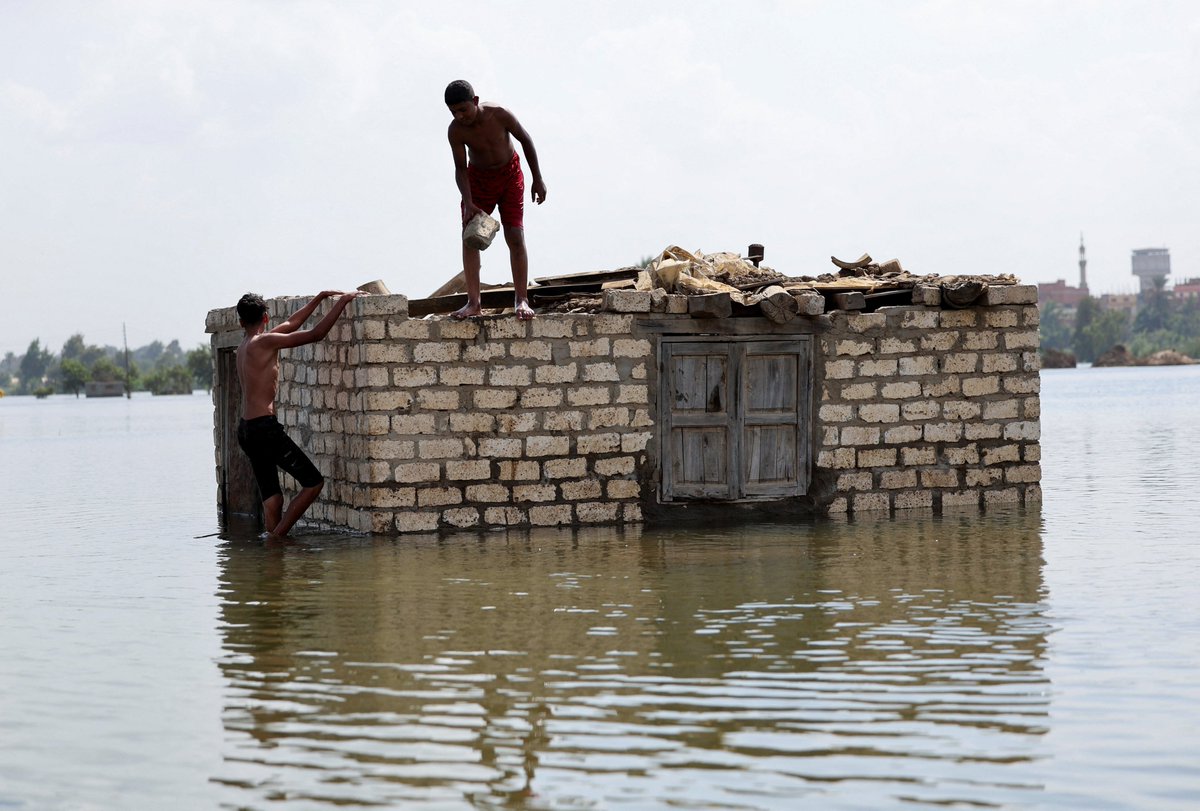 GulfTimes_QATAR's tweet photo. Rising #Nile waters inundated homes and fields in northern #Egypt over the weekend, forcing residents to move by boat and intensifying a war of words between Cairo and Addis Ababa over whether #Ethiopia's giant #Niledam has worsened seasonal floods. #Sudan
https://t.co/GvDf3UjUHJ