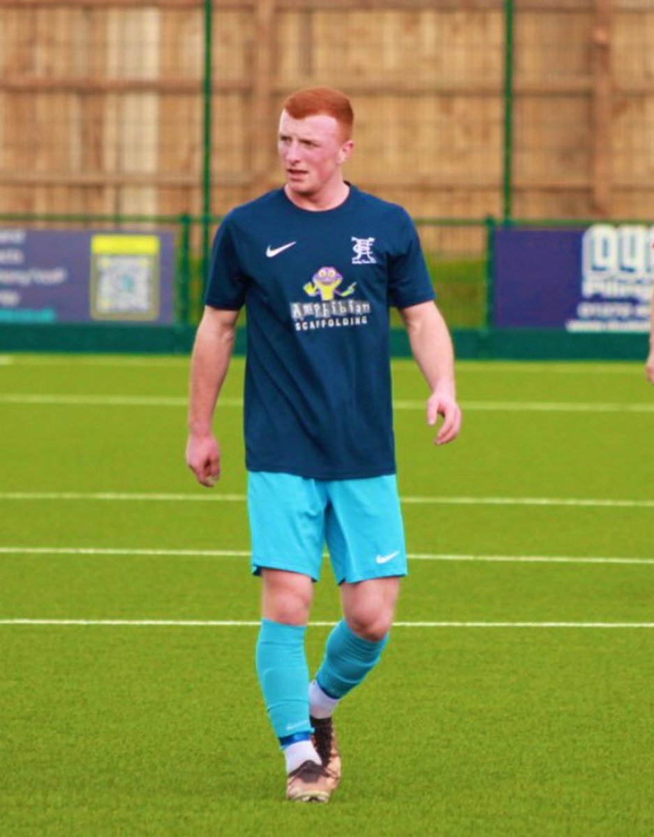 HorleyTownFC's tweet photo. 𝗡𝗲𝘄 𝗦𝗶𝗴𝗻𝗶𝗻𝗴 | 𝗪𝗮𝗿𝗿𝗲𝗻 𝗖𝗼𝗹𝗺𝗮𝗻 ✍🏼

Our final new signing of the week is a familiar face as fans’ favourite @WColman1 rejoins from East Grinstead Town 🤩  

Warren moved to the Isthmian SE side in Dec ‘24 so returns after 10 months.  The energetic box-to-box CM goes straight into tomorrow night’s Surrey Cup squad.  

Welcome back, Warren 💜💙