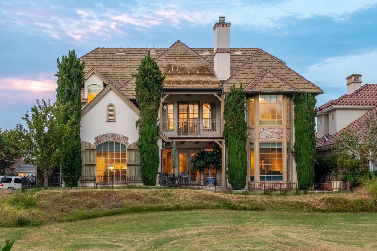 A sanctuary straight out of a storybook 📖✨

16056 Avenida Calma, Rancho Santa Fe, CA 92091
$3,590,000 
4 Beds | 4 Baths | 1 Half Bath

Represented by Amber Anderson &amp; Brandon White
858.333.6458 | amber.anderson@pacificsir.com
619.905.3313   brandon.white@pacificsir.com