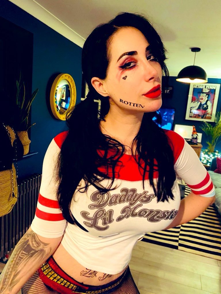 reedefox's tweet image. Harley Quinn cosplay