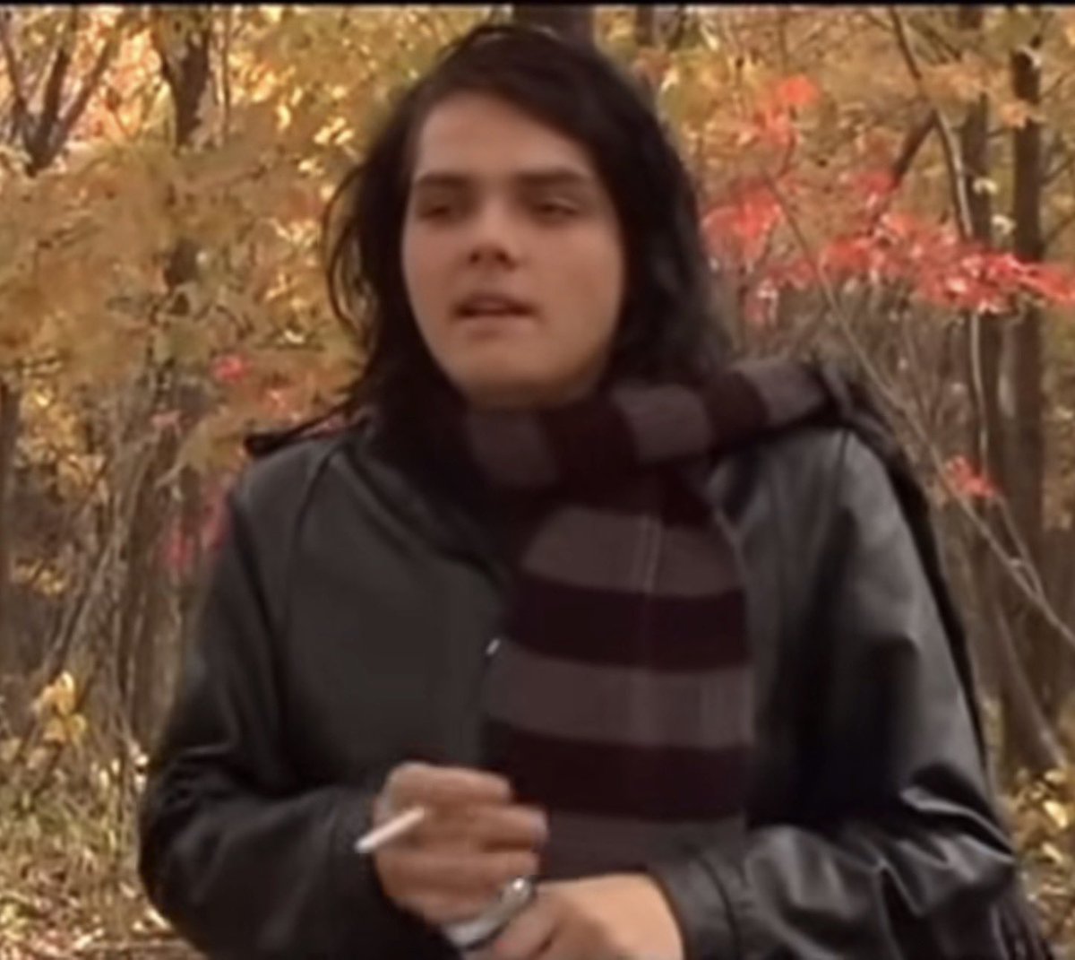 iceinmyego's tweet photo. ppl with scarf gerard as pfps are so darling to me.. like it’s an instant follow. you make me feel safe. Does this make sense https://t.co/GguOrymucy