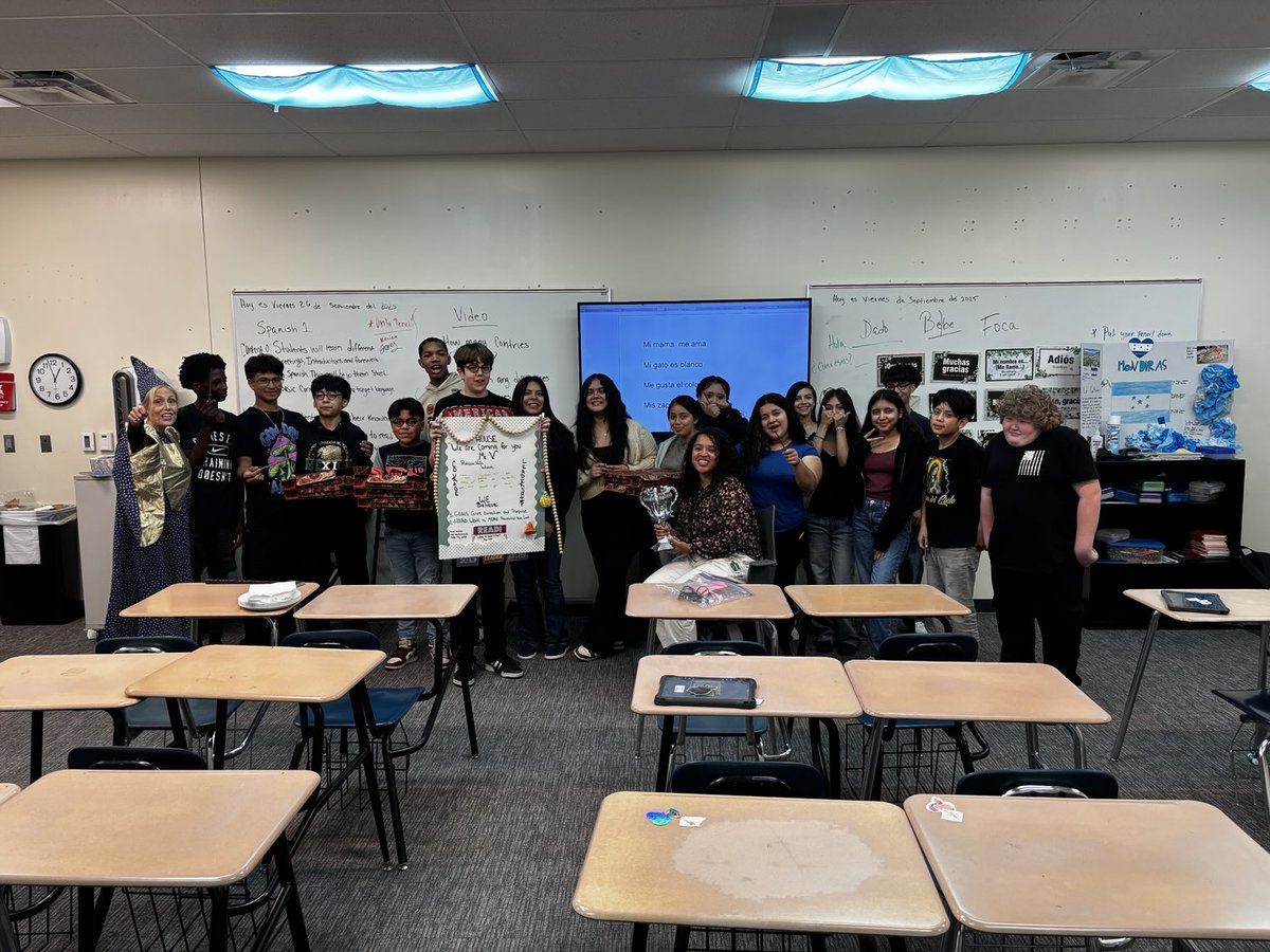 RosedaleMiddle's tweet photo. Winner of the LEXIA Challenge!  Ms. Valles Figueroa’s classroom!  ⁦@kckschools⁩ https://t.co/Uqa5bZEvJj