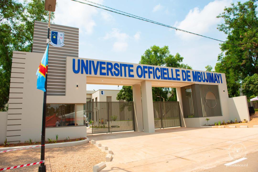 LebonMulumba's tweet image. #RDC: Président Félix Antoine Tshisekedi a inauguré le nouveau campus universitaire de l’Université officielle de Mbuji-Mayi (UOM) situé au quartier Kansele, dans la commune de Muya, dans le chef-lieu de la province du Kasaï-Oriental.

Lebon Abraham Mulumba