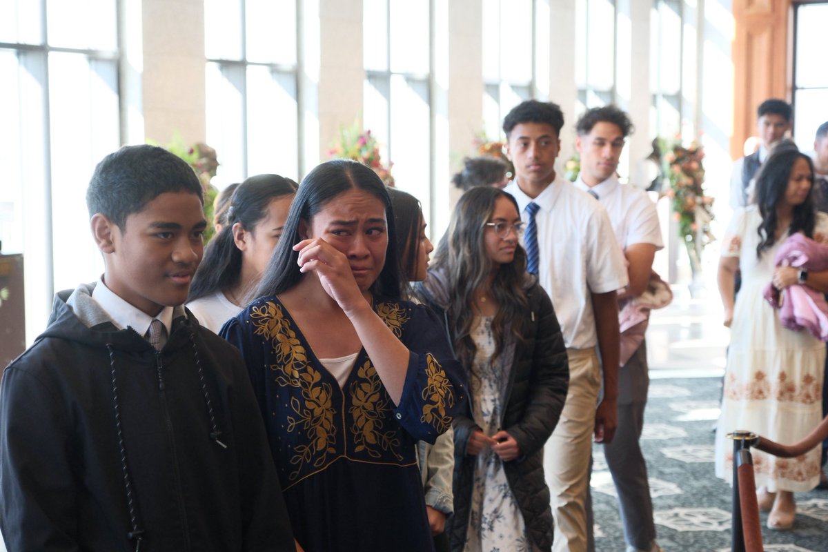 Ch_JesusChrist's tweet image. Thousands of mourners of all ages are passing through the Conference Center on Temple Square today to bid a final farewell to President Russell M. Nelson, who led The Church of Jesus Christ of Latter-day Saints for more than seven years before he died on Saturday, September 27,…