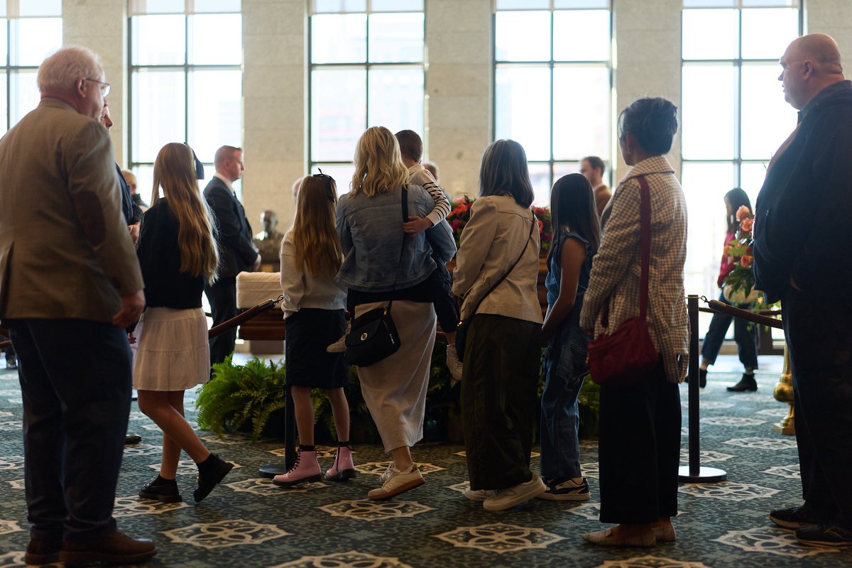 Ch_JesusChrist's tweet image. Thousands of mourners of all ages are passing through the Conference Center on Temple Square today to bid a final farewell to President Russell M. Nelson, who led The Church of Jesus Christ of Latter-day Saints for more than seven years before he died on Saturday, September 27,…
