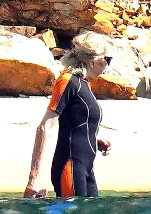 il a  rabaisse  la  fonction rien de  plus