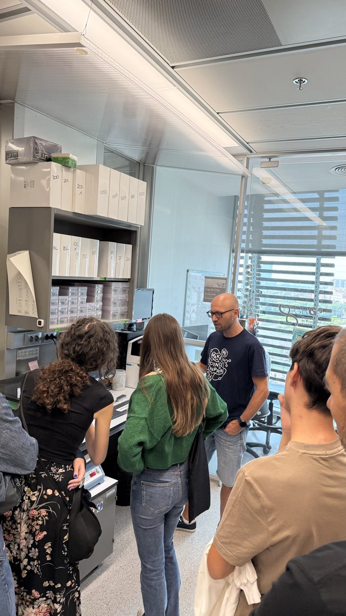 Novoa Lab joined the PRBB Open Day 2025🔬🧬🌊  <a href="/the_prbb/">Biomedicina BCN</a> to share our passion for RNA research with the public. Thanks to everyone who came to explore science with us and thanks organisers for making this event possible! #PRBBOpenDay #OpenScience