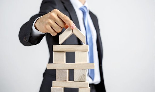 folhacondominio's tweet image. PROFISSIONALIZAÇÃO DE SÍNDICOS GANHA FORÇA, DEFENDE GESTORA DE CURSO  folhadocondomino.com.br/5m
(MERCADO) ... O levantamento aponta que a demanda por síndicos profissionais deve crescer até 30% nos ... #SíndicoProfissional #Gestart #Formação #Moradores #Condomínios #Mercado