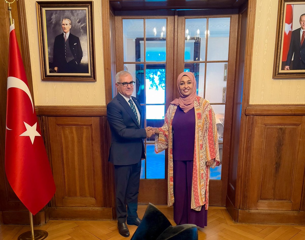 KhadijaMakhzumi's tweet photo. As part of our ongoing diplomatic engagements in Geneva 🇨🇭, we held a series of productive meetings with ambassadors from friendly nations in support of Somalia’s campaign to regain its independent management of national human rights responsibilities — a mandate our nation has been without for over three decades.

I had the honor of meeting with:
🇰🇼 H.E. Naser Abdullah Alhayen, Ambassador of the State of Kuwait
🇶🇦 H.E. Dr. Hend Abdulrahman Al Muftah, Ambassador of the State of Qatar
🇹🇷 H.E. Burak Akçapar, Ambassador of the Republic of Türkiye

These consultations reflected the shared commitment to strengthening cooperation and advancing Somalia’s position in global human rights governance.

As we approach the upcoming vote on Wednesday, October 8, we remain optimistic, God willing, that Somalia will achieve a historic step toward restoring full national ownership of its human rights mandate. 🇸🇴