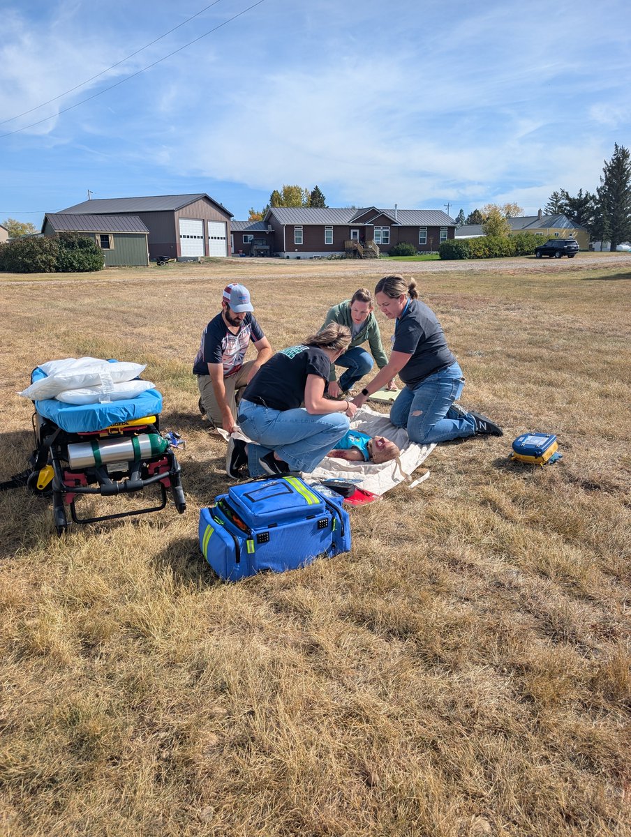 SIM_MONTANA's tweet image. Turner, MT—SIM-MT ran a simulated pediatric trauma training with high-fidelity manikins (not real patients). Focus: teamwork, role clarity, and decisive care for a high-risk, low-frequency event. #MedicalSimulation #PediatricTrauma #EMS