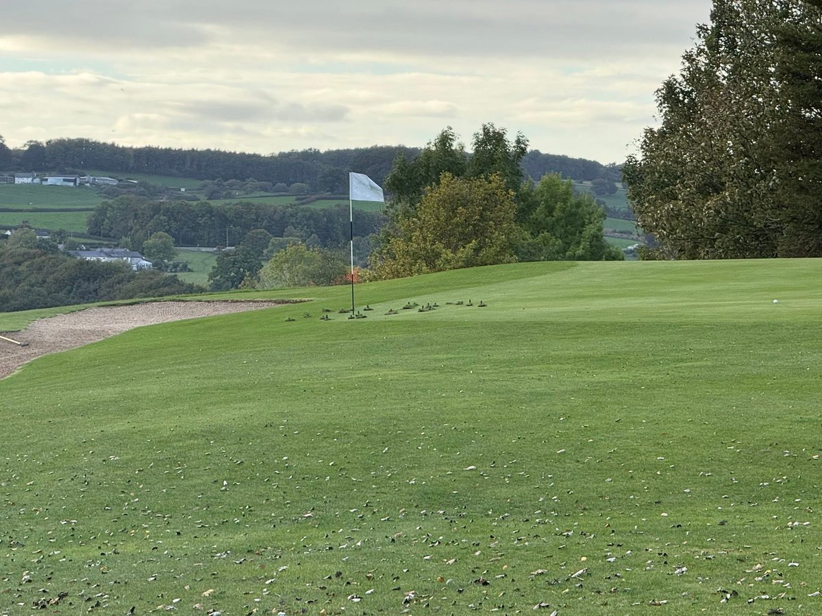 turftoday's tweet photo. Using the members divots as obstructions  for Greenkeeper’s revenge is crafty. One of the better ones we’ve seen #revengeseason https://t.co/qBsyjXbAqx
