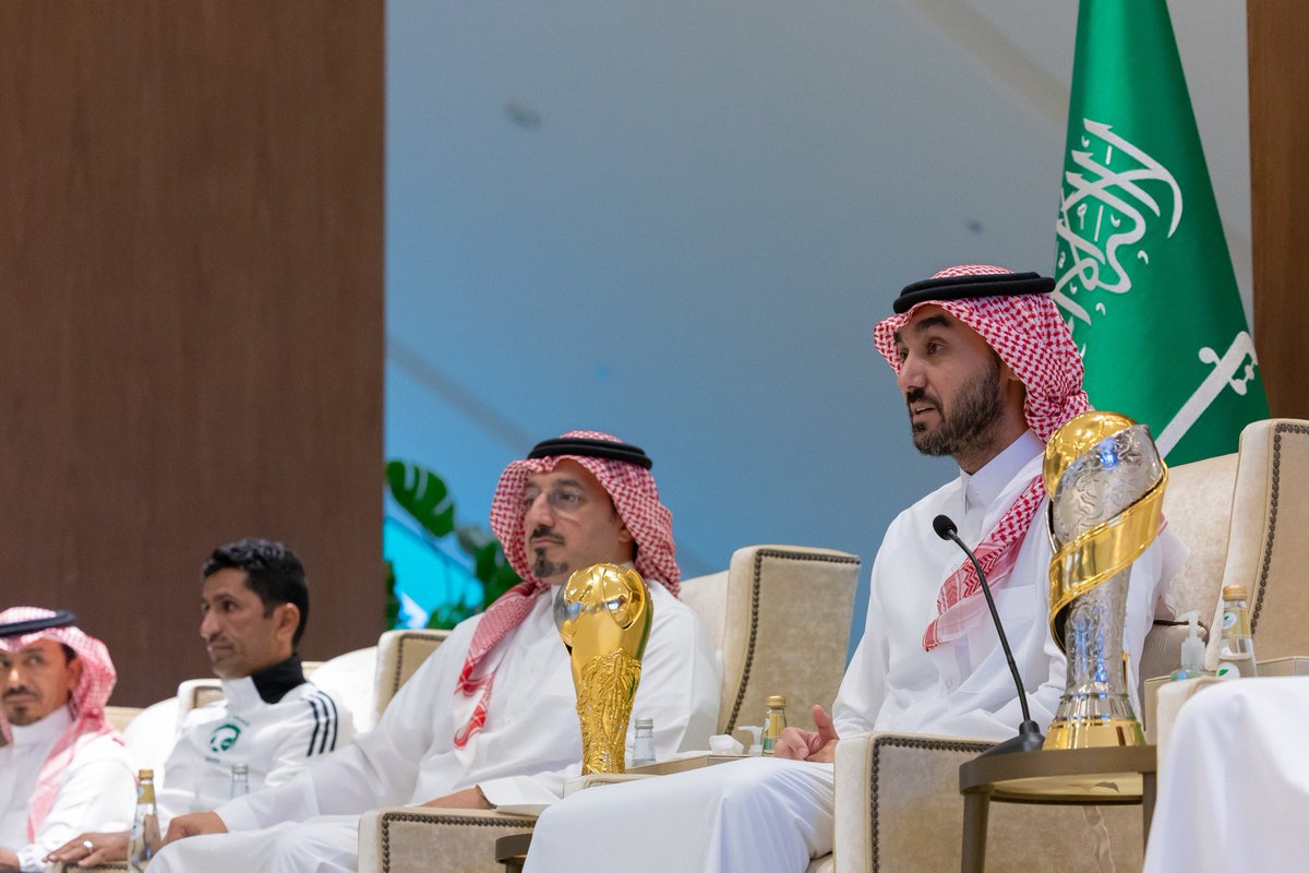 وزارة الرياضة (@mosgovsa) on Twitter photo 📸| سمو وزير الرياضة <a href="/AbdulazizTF/">عبدالعزيز بن تركي الفيصل</a> يستقبل لاعبي المنتخب السعودي تحت (19) عامًا، وتحت (17) عامًا، والأجهزة الفنية والإدارية؛ بمناسبة تحقيقهم لقبي كأس الخليج العربي لكرة القدم. 📸| سمو وزير الرياضة <a href="/AbdulazizTF/">عبدالعزيز بن تركي الفيصل</a> يستقبل لاعبي المنتخب السعودي تحت (19) عامًا، وتحت (17) عامًا، والأجهزة الفنية والإدارية؛ بمناسبة تحقيقهم لقبي كأس الخليج العربي لكرة القدم.