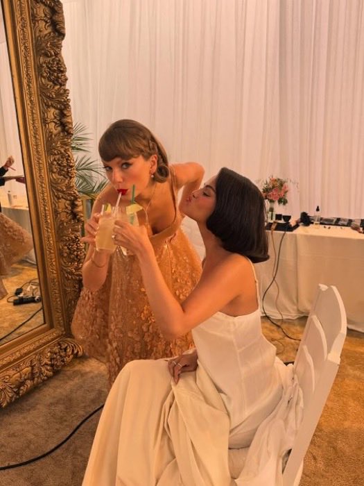 skinnysel's tweet image. SELENA AND TAYLOR AT SELENA’S WEDDING 😭♥️