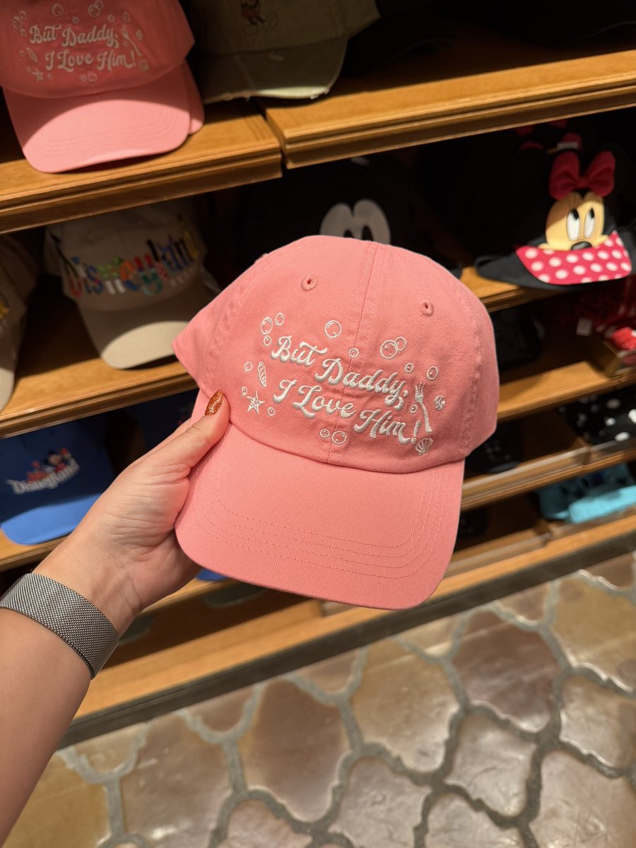 Elodiewi's tweet photo. Disney x Taylor je chiale https://t.co/CFxquddpRr