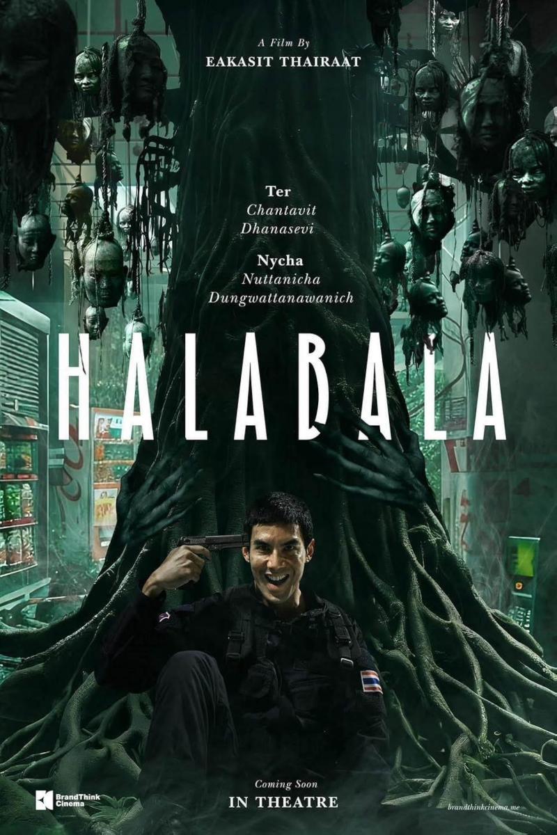 moviementarios's tweet photo. #Halabala
Ofrece terror del sur de Asia con mitología, horror corporal y selva opresiva.
Eakasit Thairatana construye atmósfera y personajes humanos, aunque el ritmo irregular y el clímax recargado frenan su potencial. Prometía mucho más.
#Sitges2025 https://t.co/uYKDByNorz
